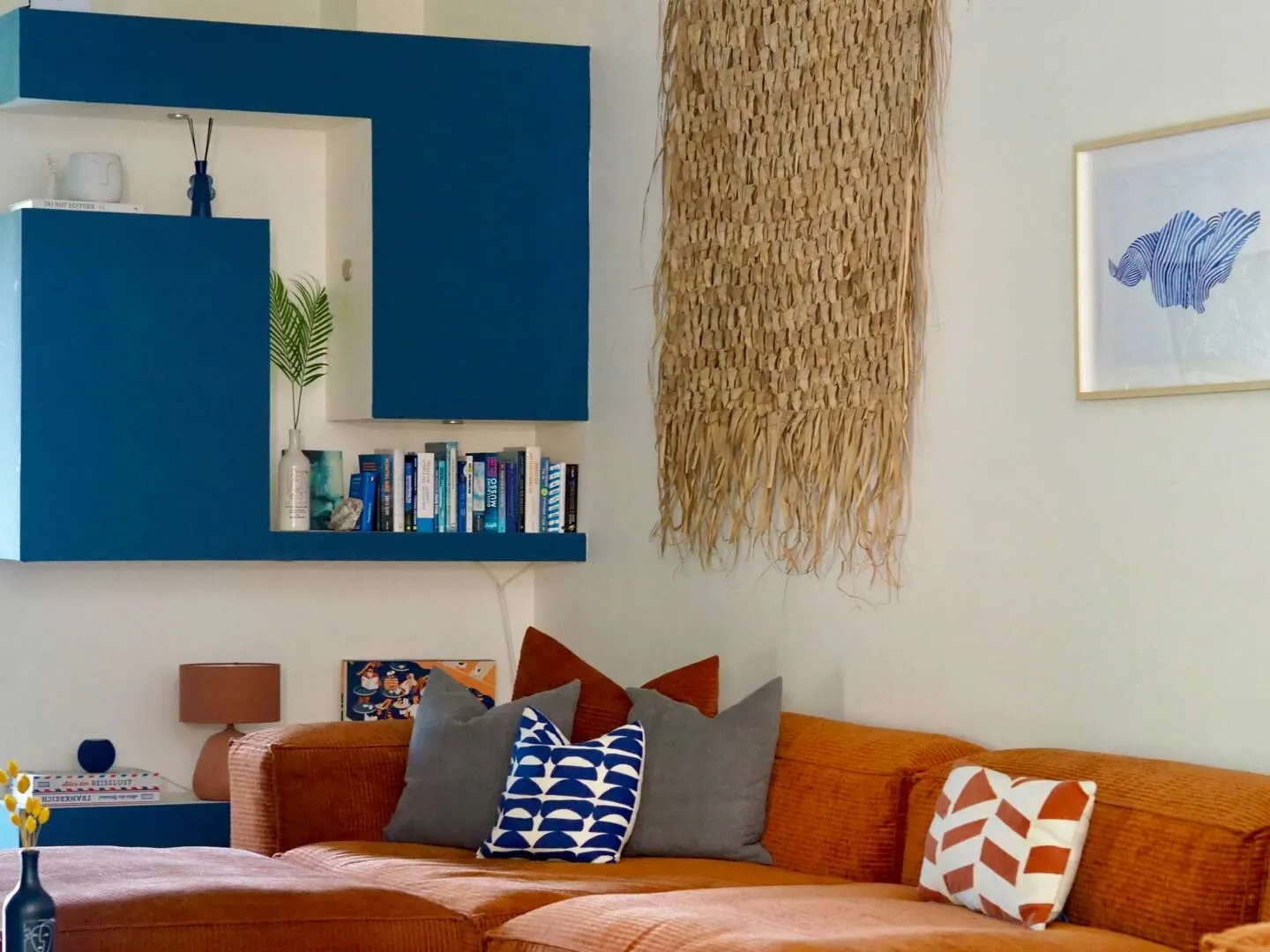 Wohnbereich im Weinkeller mit Weinfass-Esszimmer und Klavier-Ecke — Bild 1