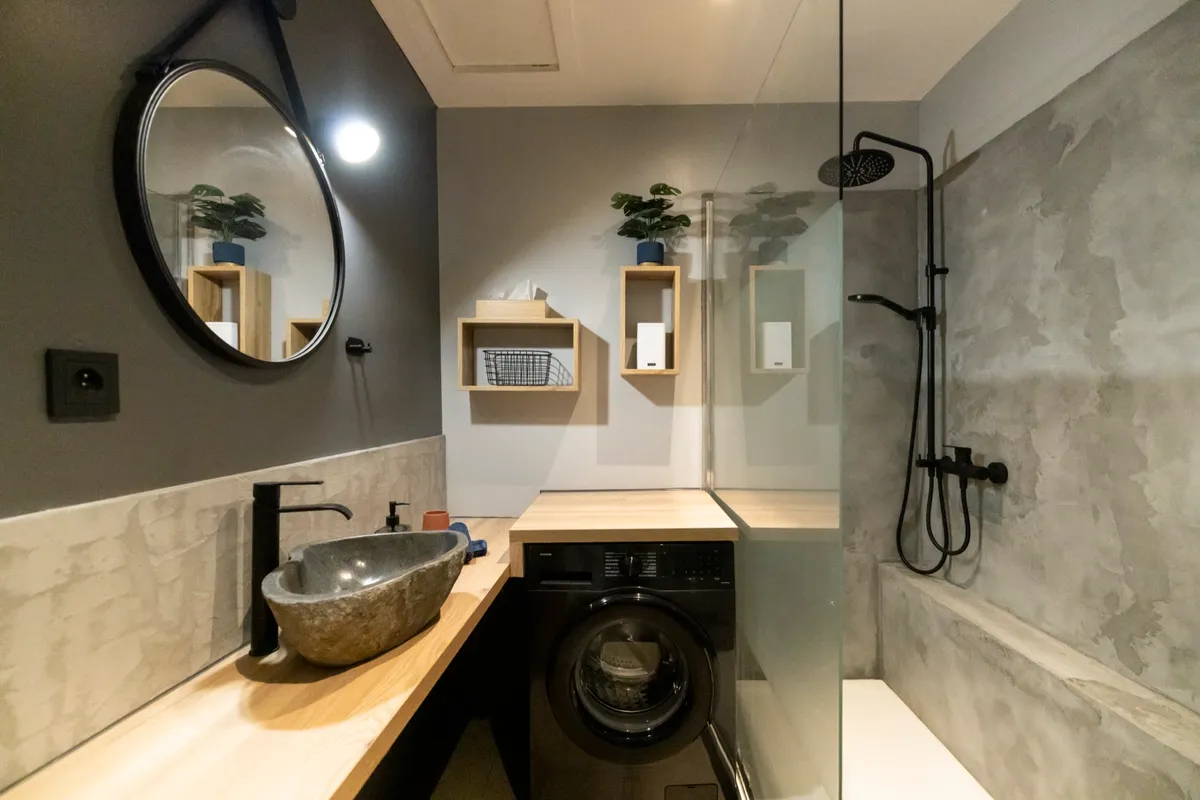 Bäder des Masterpiece mit Walk-in-Duschen — Bild 5