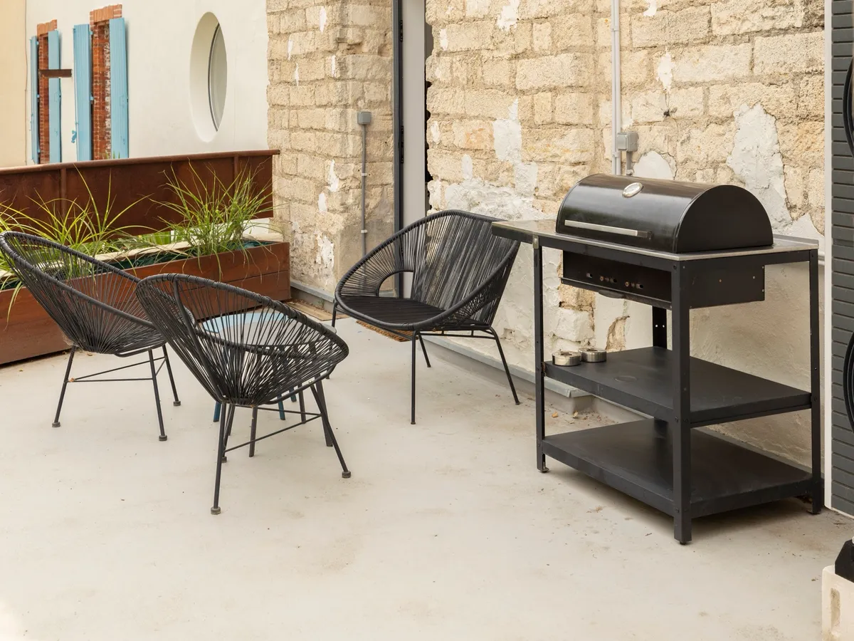 Morgenkaffee-Terrasse und Esstisch-Terrasse — Bild 1
