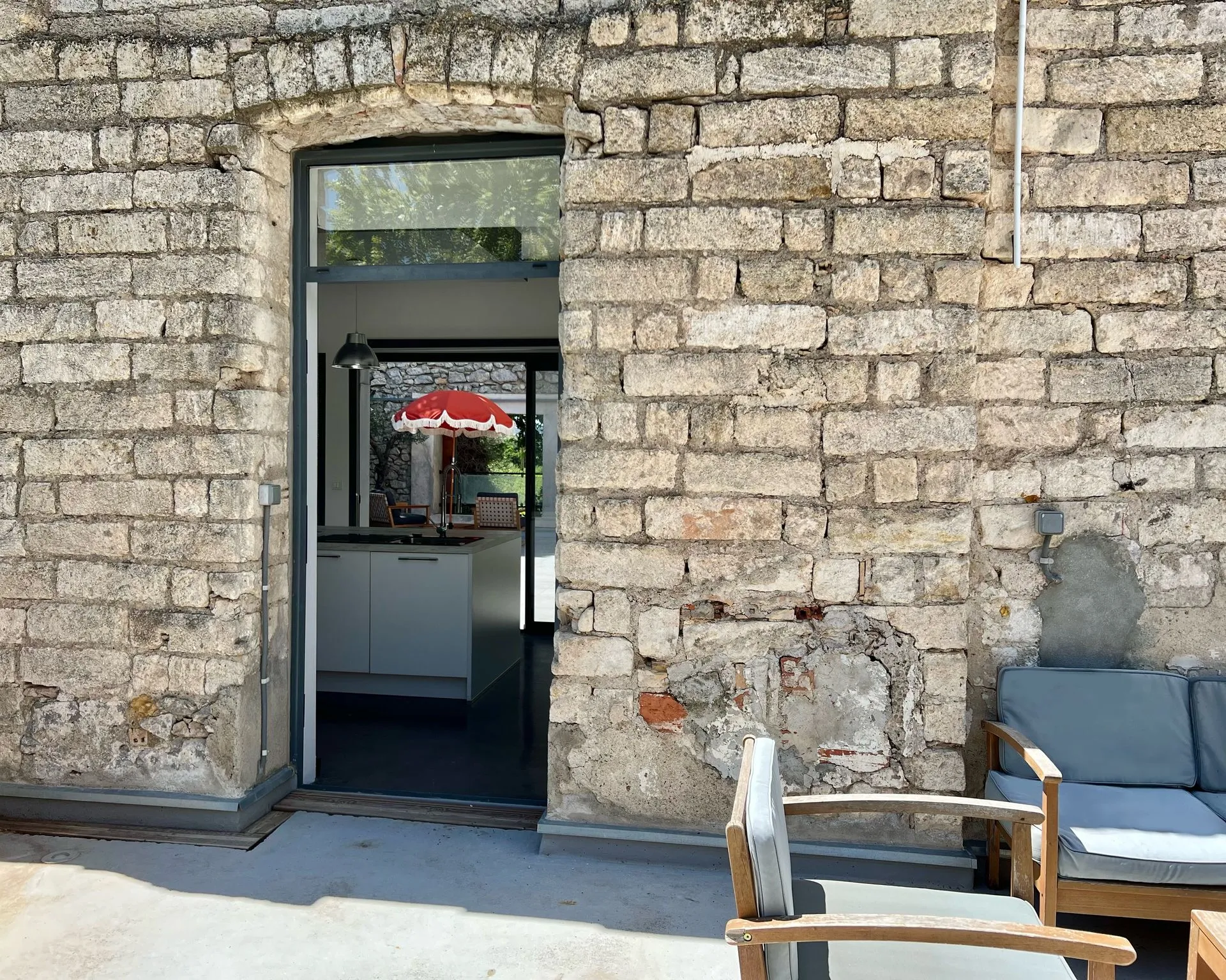 Morgenkaffee-Terrasse und Esstisch-Terrasse — Bild 2