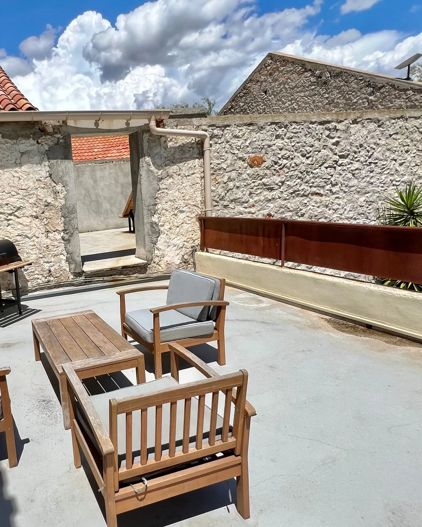Morgenkaffee-Terrasse und Esstisch-Terrasse — Bild 3